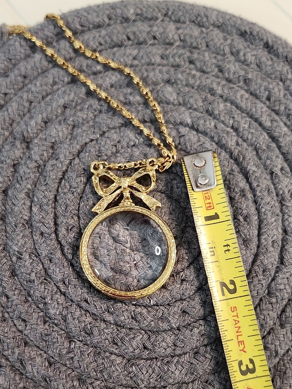 1928 Jewelry Vintage Goldtone Magnifying Necklace 28" Chain - Picture 6 of 6